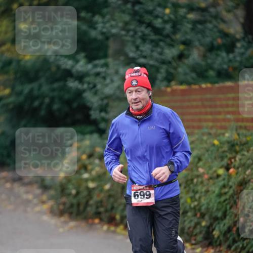 07.12.2025 - St. Pauli X-Mass-Run No. 15 Michael Burmester http://msf.ph/oto/9411342 07.12.2025 09:58:47 Laufen 15, 699 meine-sportfotos.de