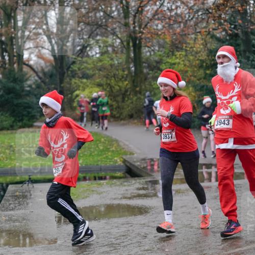 07.12.2025 - St. Pauli X-Mass-Run No. 15 Michael Burmester http://msf.ph/oto/9411349 07.12.2025 11:42:08 Laufen 394, 3937, 3943, 826 meine-sportfotos.de
