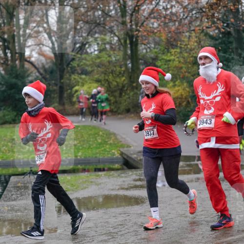 07.12.2025 - St. Pauli X-Mass-Run No. 15 Michael Burmester http://msf.ph/oto/9411352 07.12.2025 11:42:08 Laufen 3937, 3941, 5, 3943, 826 meine-sportfotos.de