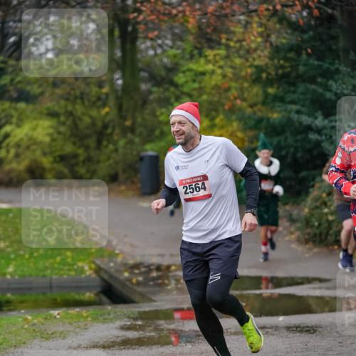 07.12.2025 - St. Pauli X-Mass-Run No. 15 Michael Burmester http://msf.ph/oto/9411365 07.12.2025 09:58:53 Laufen 15, 2564 meine-sportfotos.de
