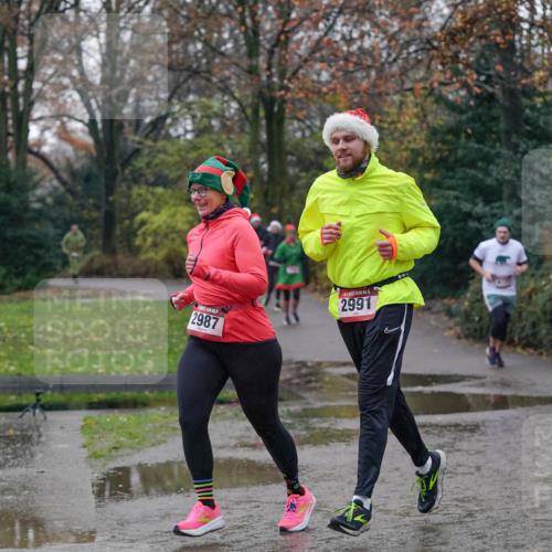 07.12.2025 - St. Pauli X-Mass-Run No. 15 Michael Burmester http://msf.ph/oto/9411376 07.12.2025 11:42:11 Laufen 2987, 5, 2991, 3675 meine-sportfotos.de