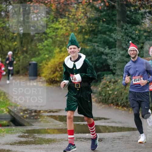 07.12.2025 - St. Pauli X-Mass-Run No. 15 Michael Burmester http://msf.ph/oto/9411395 07.12.2025 09:58:57 Laufen 4545 meine-sportfotos.de