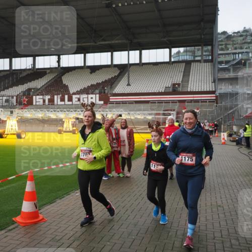07.12.2025 - St. Pauli X-Mass-Run No. 15 Fabian Wolf http://msf.ph/oto/9411404 07.12.2025 11:13:03 Ziel 681, 683, 684, 919, 1175, 1178, 1703, 3167, 4795, 4796 meine-sportfotos.de