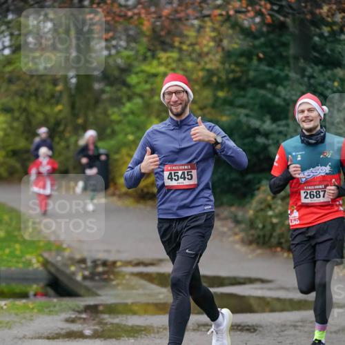 07.12.2025 - St. Pauli X-Mass-Run No. 15 Michael Burmester http://msf.ph/oto/9411406 07.12.2025 09:58:58 Laufen 15, 4545, 150, 2687 meine-sportfotos.de