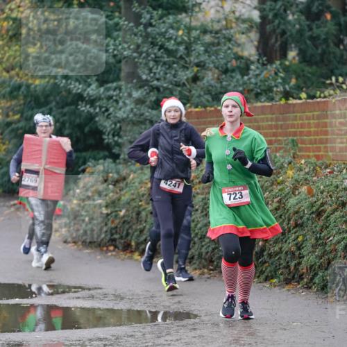 07.12.2025 - St. Pauli X-Mass-Run No. 15 Michael Burmester http://msf.ph/oto/9411417 07.12.2025 11:42:17 Laufen 2769, 4241, 723 meine-sportfotos.de