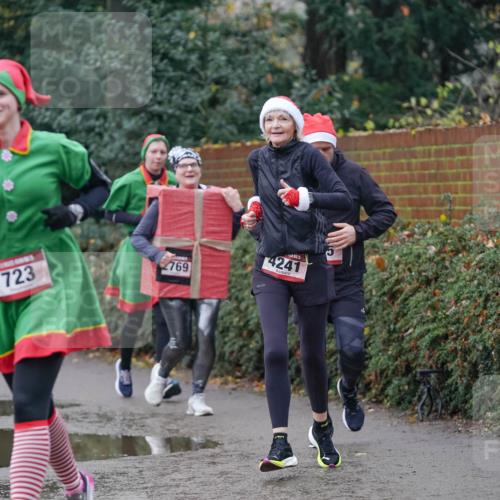 07.12.2025 - St. Pauli X-Mass-Run No. 15 Michael Burmester http://msf.ph/oto/9411429 07.12.2025 11:42:19 Laufen 723, 769, 4241 meine-sportfotos.de