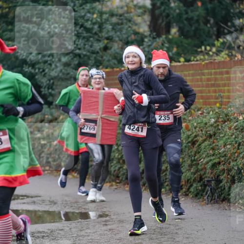 07.12.2025 - St. Pauli X-Mass-Run No. 15 Michael Burmester http://msf.ph/oto/9411431 07.12.2025 11:42:19 Laufen 2769, 723, 4241, 235 meine-sportfotos.de