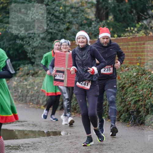 07.12.2025 - St. Pauli X-Mass-Run No. 15 Michael Burmester http://msf.ph/oto/9411434 07.12.2025 11:42:19 Laufen 723, 2769, 241, 235 meine-sportfotos.de