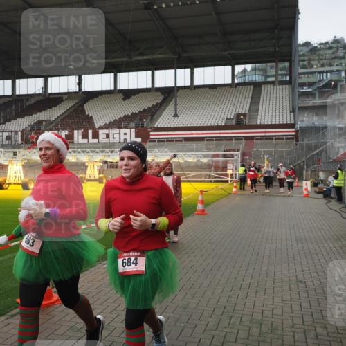 07.12.2025 - St. Pauli X-Mass-Run No. 15 Fabian Wolf http://msf.ph/oto/9411435 07.12.2025 11:13:06 Ziel 17, 22, 47, 681, 683, 684, 919, 1022, 1175, 1178, 1645, 1646, 1703, 4796 meine-sportfotos.de