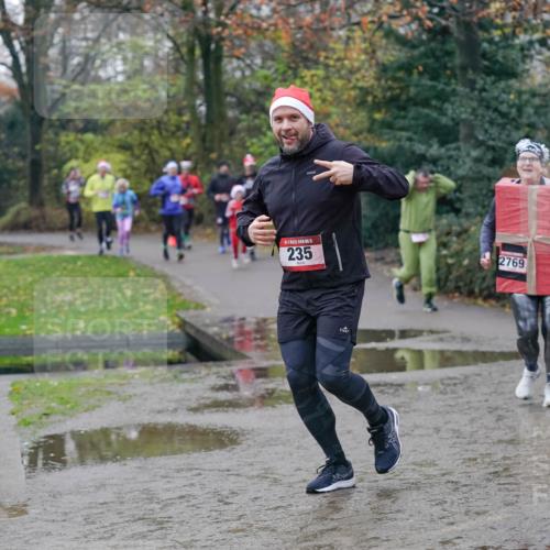 07.12.2025 - St. Pauli X-Mass-Run No. 15 Michael Burmester http://msf.ph/oto/9411452 07.12.2025 11:42:22 Laufen 235, 2769, 4228 meine-sportfotos.de