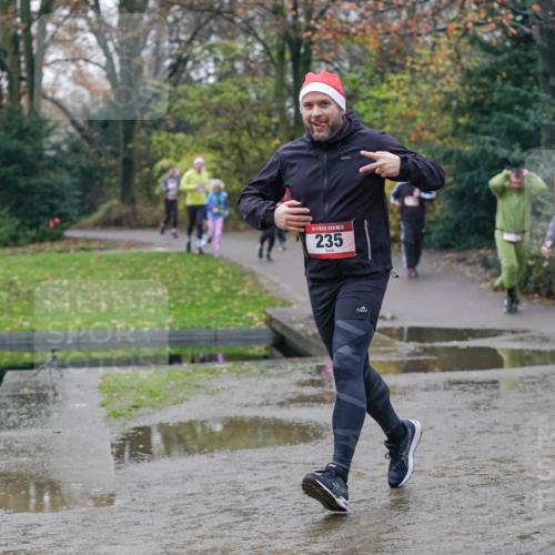 07.12.2025 - St. Pauli X-Mass-Run No. 15 Michael Burmester http://msf.ph/oto/9411458 07.12.2025 11:42:22 Laufen 15, 235, 2769 meine-sportfotos.de
