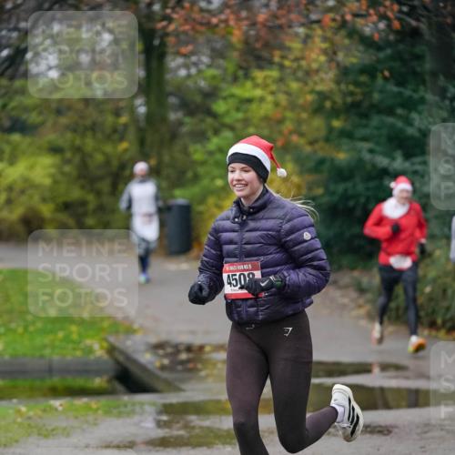 07.12.2025 - St. Pauli X-Mass-Run No. 15 Michael Burmester http://msf.ph/oto/9411462 07.12.2025 09:59:07 Laufen 15, 4509, 7 meine-sportfotos.de