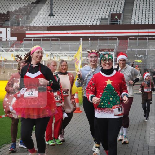 07.12.2025 - St. Pauli X-Mass-Run No. 15 Fabian Wolf http://msf.ph/oto/9411472 07.12.2025 11:13:14 Ziel 17, 22, 47, 683, 684, 1022, 1645, 1646, 1647 meine-sportfotos.de
