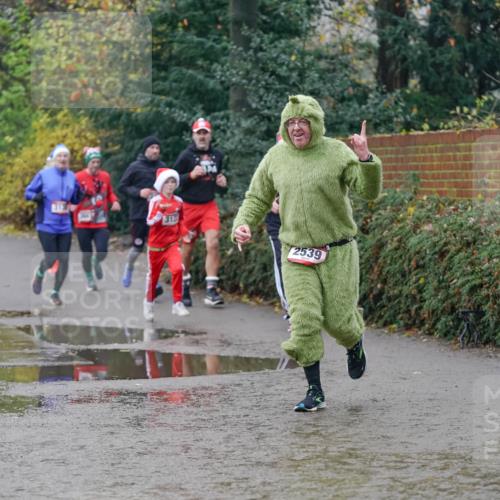 07.12.2025 - St. Pauli X-Mass-Run No. 15 Michael Burmester http://msf.ph/oto/9411499 07.12.2025 11:42:26 Laufen 3137, 312, 2539 meine-sportfotos.de