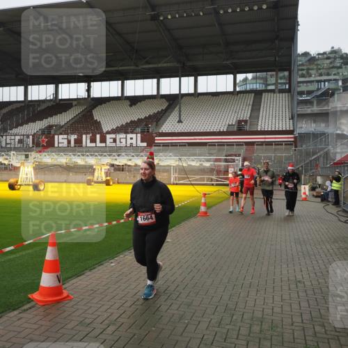 07.12.2025 - St. Pauli X-Mass-Run No. 15 Fabian Wolf http://msf.ph/oto/9411512 07.12.2025 11:13:27 Ziel 585, 1338, 1341, 1647, 1664, 2125, 2773 meine-sportfotos.de