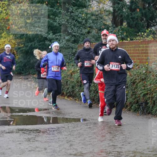 07.12.2025 - St. Pauli X-Mass-Run No. 15 Michael Burmester http://msf.ph/oto/9411523 07.12.2025 11:42:28 Laufen 3282, 32, 38, 3130, 3134, 3125 meine-sportfotos.de
