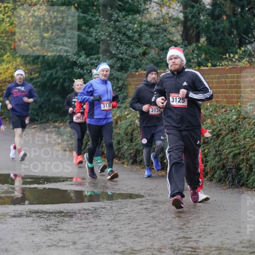 07.12.2025 - St. Pauli X-Mass-Run No. 15 Michael Burmester http://msf.ph/oto/9411529 07.12.2025 11:42:28 Laufen 3282, 3813, 3130, 3134, 3125, 328 meine-sportfotos.de