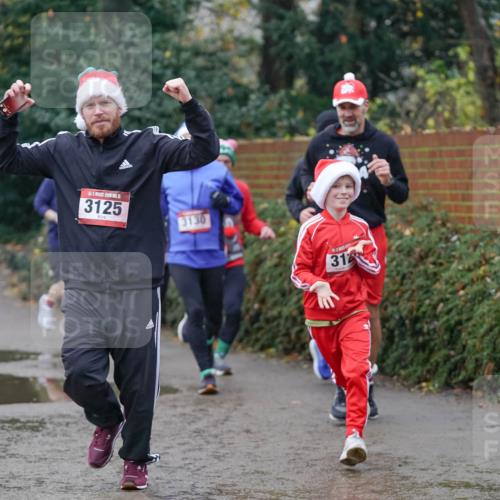 07.12.2025 - St. Pauli X-Mass-Run No. 15 Michael Burmester http://msf.ph/oto/9411535 07.12.2025 11:42:29 Laufen 328, 3125, 3130, 312 meine-sportfotos.de