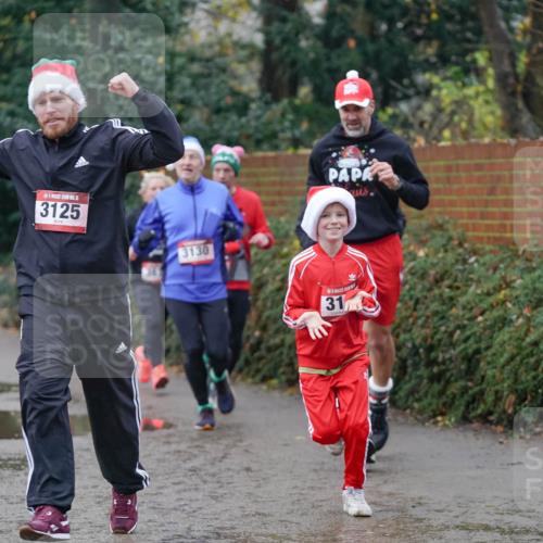 07.12.2025 - St. Pauli X-Mass-Run No. 15 Michael Burmester http://msf.ph/oto/9411538 07.12.2025 11:42:29 Laufen 3125, 282, 3130, 31 meine-sportfotos.de