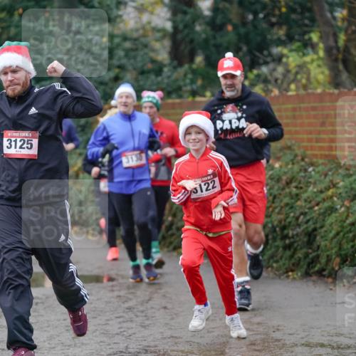 07.12.2025 - St. Pauli X-Mass-Run No. 15 Michael Burmester http://msf.ph/oto/9411541 07.12.2025 11:42:30 Laufen 3282, 15, 3125, 122 meine-sportfotos.de