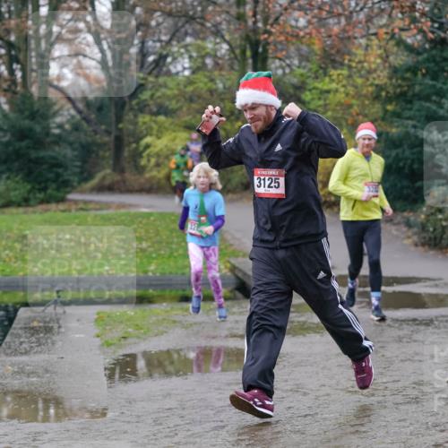 07.12.2025 - St. Pauli X-Mass-Run No. 15 Michael Burmester http://msf.ph/oto/9411547 07.12.2025 11:42:30 Laufen 322, 3125, 326, 3122 meine-sportfotos.de