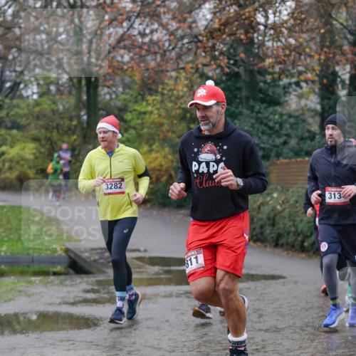 07.12.2025 - St. Pauli X-Mass-Run No. 15 Michael Burmester http://msf.ph/oto/9411556 07.12.2025 11:42:32 Laufen 3282, 811, 313 meine-sportfotos.de