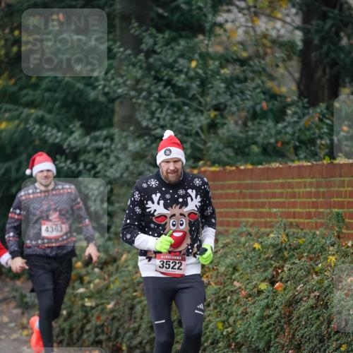 07.12.2025 - St. Pauli X-Mass-Run No. 15 Michael Burmester http://msf.ph/oto/9411561 07.12.2025 09:59:42 Laufen 4363, 3522 meine-sportfotos.de