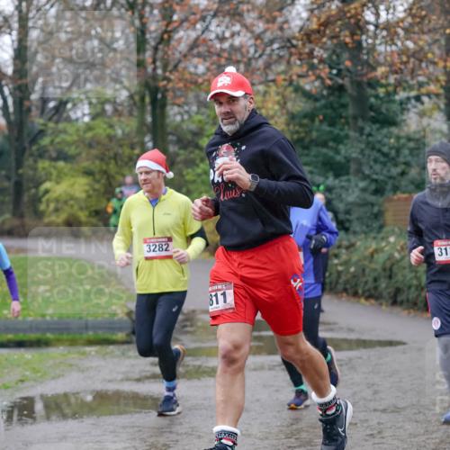 07.12.2025 - St. Pauli X-Mass-Run No. 15 Michael Burmester http://msf.ph/oto/9411562 07.12.2025 11:42:32 Laufen 281, 3282, 15, 811, 313 meine-sportfotos.de