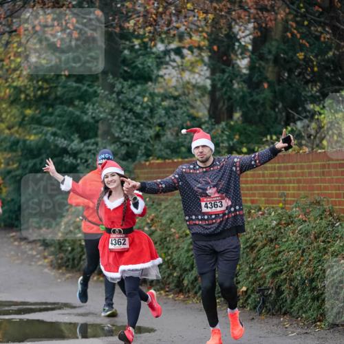 07.12.2025 - St. Pauli X-Mass-Run No. 15 Michael Burmester http://msf.ph/oto/9411579 07.12.2025 09:59:45 Laufen 4362, 4363 meine-sportfotos.de
