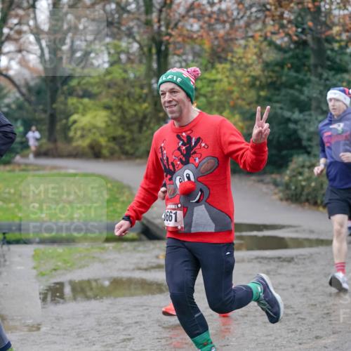 07.12.2025 - St. Pauli X-Mass-Run No. 15 Michael Burmester http://msf.ph/oto/9411580 07.12.2025 11:42:33 Laufen 3134, 3661, 144 meine-sportfotos.de