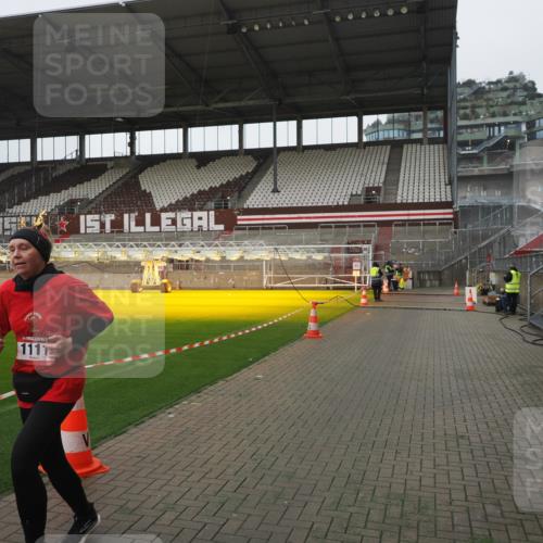 07.12.2025 - St. Pauli X-Mass-Run No. 15 Fabian Wolf http://msf.ph/oto/9411606 07.12.2025 11:13:39 Ziel 585, 1111, 1114, 2773 meine-sportfotos.de