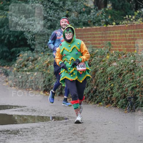 07.12.2025 - St. Pauli X-Mass-Run No. 15 Michael Burmester http://msf.ph/oto/9411631 07.12.2025 11:42:39 Laufen 1665 meine-sportfotos.de