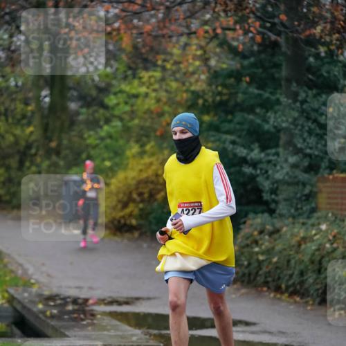 07.12.2025 - St. Pauli X-Mass-Run No. 15 Michael Burmester http://msf.ph/oto/9411668 07.12.2025 09:59:58 Laufen 15, 1227 meine-sportfotos.de