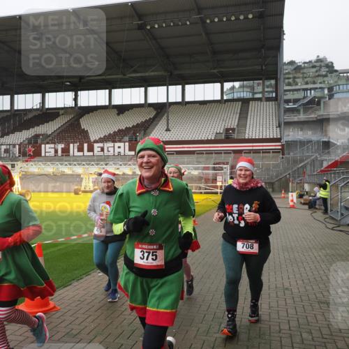 07.12.2025 - St. Pauli X-Mass-Run No. 15 Fabian Wolf http://msf.ph/oto/9411691 07.12.2025 11:14:03 Ziel 274, 375, 425, 475, 708 meine-sportfotos.de