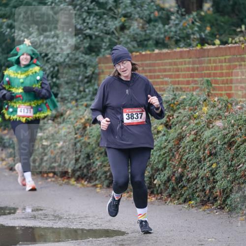 07.12.2025 - St. Pauli X-Mass-Run No. 15 Michael Burmester http://msf.ph/oto/9411699 07.12.2025 11:42:48 Laufen 4047, 4131, 15, 3837 meine-sportfotos.de