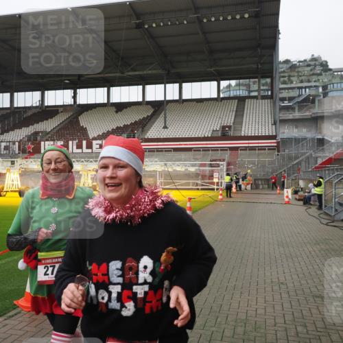 07.12.2025 - St. Pauli X-Mass-Run No. 15 Fabian Wolf http://msf.ph/oto/9411706 07.12.2025 11:14:04 Ziel 274, 375, 425, 475, 708 meine-sportfotos.de