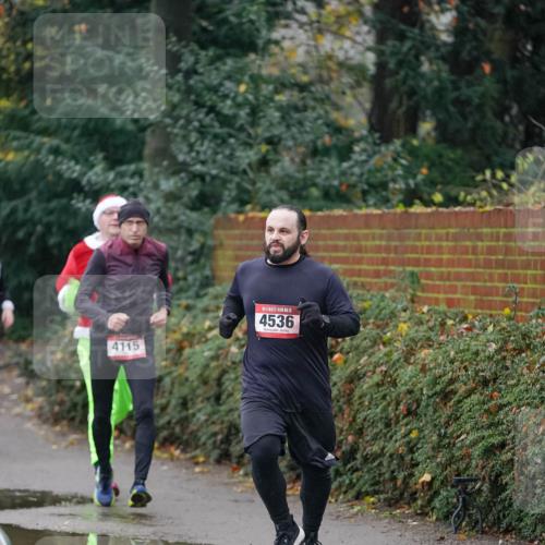 07.12.2025 - St. Pauli X-Mass-Run No. 15 Michael Burmester http://msf.ph/oto/9411722 07.12.2025 10:00:11 Laufen 4115, 15, 4536 meine-sportfotos.de