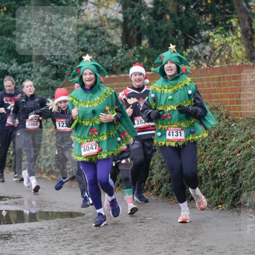07.12.2025 - St. Pauli X-Mass-Run No. 15 Michael Burmester http://msf.ph/oto/9411732 07.12.2025 11:42:52 Laufen 2868, 84, 123, 4047, 283, 4131 meine-sportfotos.de