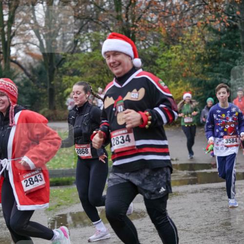 07.12.2025 - St. Pauli X-Mass-Run No. 15 Michael Burmester http://msf.ph/oto/9411771 07.12.2025 11:42:57 Laufen 2843, 2868, 2834, 3584 meine-sportfotos.de