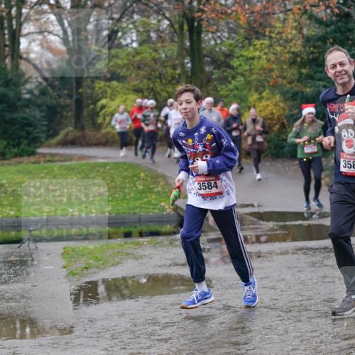 07.12.2025 - St. Pauli X-Mass-Run No. 15 Michael Burmester http://msf.ph/oto/9411779 07.12.2025 11:42:58 Laufen 3584, 27538, 3587 meine-sportfotos.de
