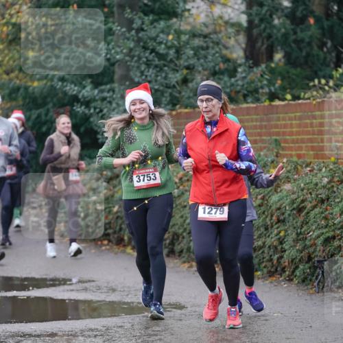 07.12.2025 - St. Pauli X-Mass-Run No. 15 Michael Burmester http://msf.ph/oto/9411797 07.12.2025 11:43:00 Laufen 1445, 4152, 143, 3753, 1279 meine-sportfotos.de