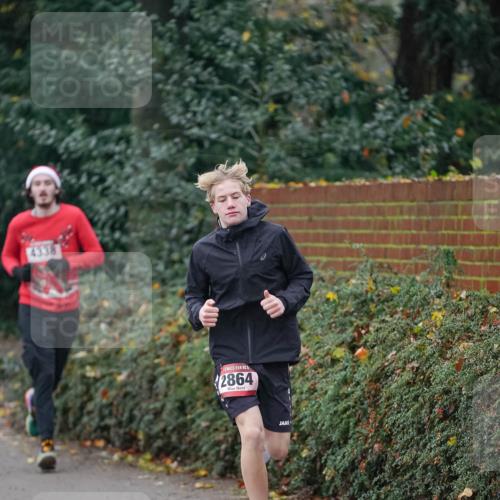07.12.2025 - St. Pauli X-Mass-Run No. 15 Michael Burmester http://msf.ph/oto/9411799 07.12.2025 10:00:20 Laufen 4338, 2864 meine-sportfotos.de