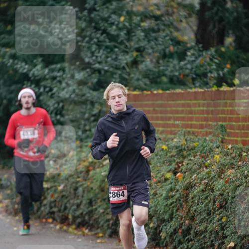 07.12.2025 - St. Pauli X-Mass-Run No. 15 Michael Burmester http://msf.ph/oto/9411802 07.12.2025 10:00:21 Laufen 5, 864 meine-sportfotos.de