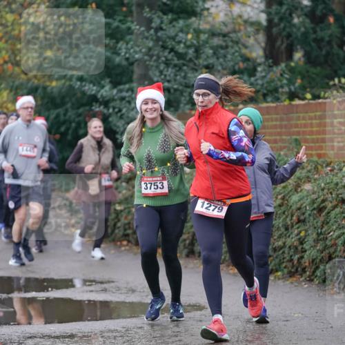 07.12.2025 - St. Pauli X-Mass-Run No. 15 Michael Burmester http://msf.ph/oto/9411803 07.12.2025 11:43:00 Laufen 1445, 5, 3753, 5, 1279 meine-sportfotos.de