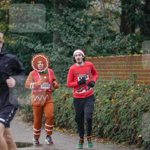 07.12.2025 - St. Pauli X-Mass-Run No. 15 Michael Burmester http://msf.ph/oto/9411814 07.12.2025 10:00:22 Laufen 3893, 15, 4298 meine-sportfotos.de