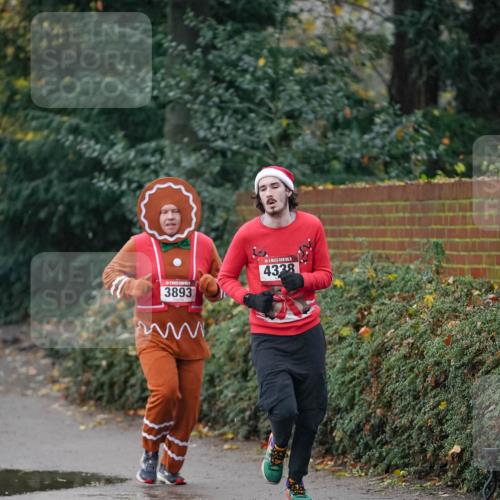 07.12.2025 - St. Pauli X-Mass-Run No. 15 Michael Burmester http://msf.ph/oto/9411823 07.12.2025 10:00:22 Laufen 3893, 4338 meine-sportfotos.de