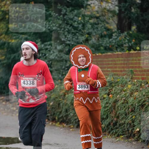 07.12.2025 - St. Pauli X-Mass-Run No. 15 Michael Burmester http://msf.ph/oto/9411826 07.12.2025 10:00:24 Laufen 4338, 3893 meine-sportfotos.de