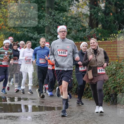 07.12.2025 - St. Pauli X-Mass-Run No. 15 Michael Burmester http://msf.ph/oto/9411830 07.12.2025 11:43:04 Laufen 2822, xxxx2, 4102, 4152, 4253, 463, 1445, 778, 1444 meine-sportfotos.de