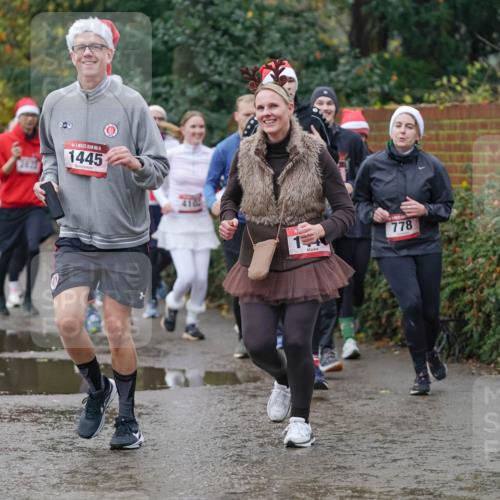 07.12.2025 - St. Pauli X-Mass-Run No. 15 Michael Burmester http://msf.ph/oto/9411842 07.12.2025 11:43:05 Laufen 15, 1445, 778 meine-sportfotos.de
