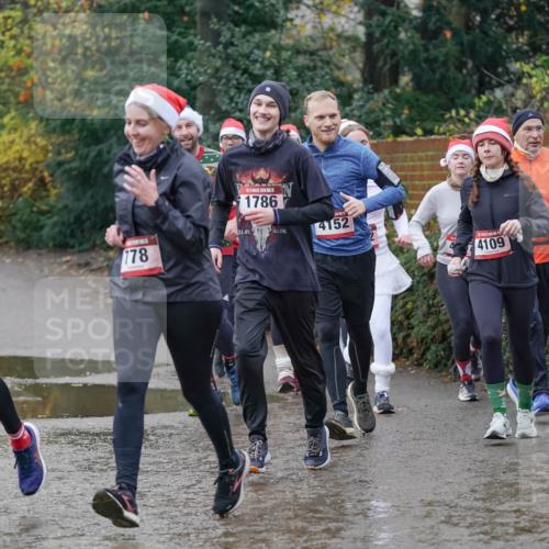 07.12.2025 - St. Pauli X-Mass-Run No. 15 Michael Burmester http://msf.ph/oto/9411863 07.12.2025 11:43:07 Laufen 795, 778, 1786, 31, 07, 03, 08, 4152, 4109 meine-sportfotos.de